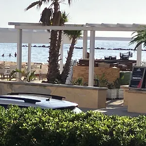 https://casa-fronte-spiaggia-lido.hotelsalgherosardinia.com